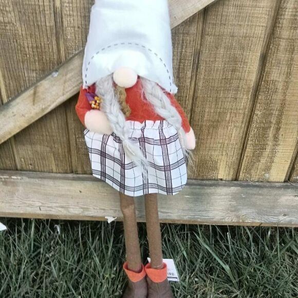 🦋 New Harvest 24” Tall Old Woman and Man Gnomes, Set of 2 - Picture 6 of 11